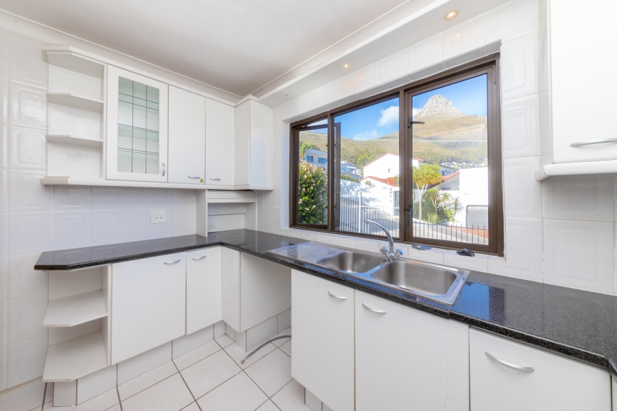 To Let 2 Bedroom Property for Rent in Sea Point Western Cape